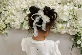 ツインお団子×リボンで作る、特別な日のキッズヘア♪